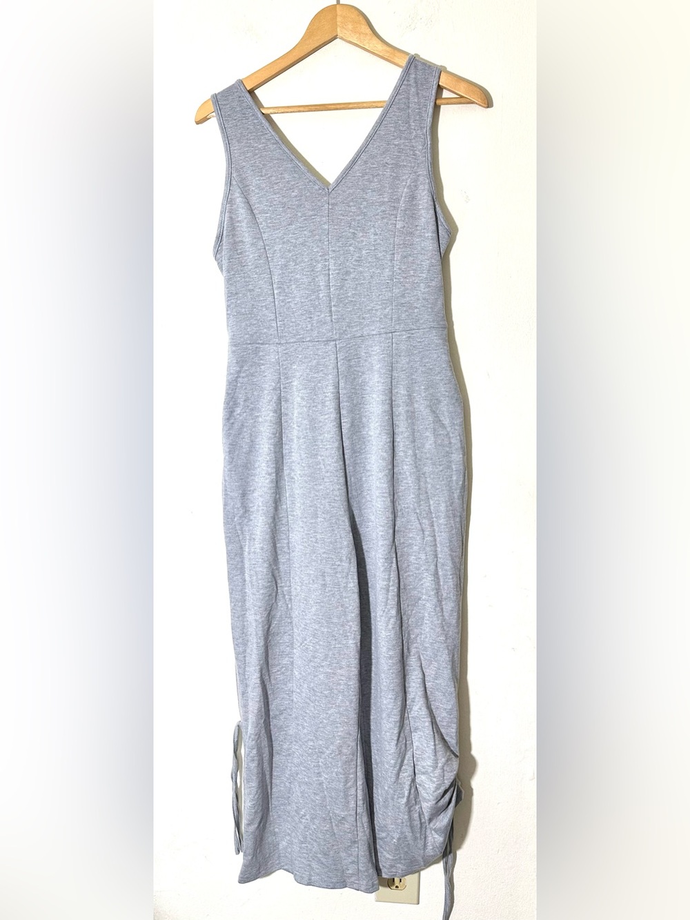 Cupshe Light Gray V-Neck Sleeveless Jumpsuit with Tie Cuffs Wide Leg Sz Small - Picture 2 of 10